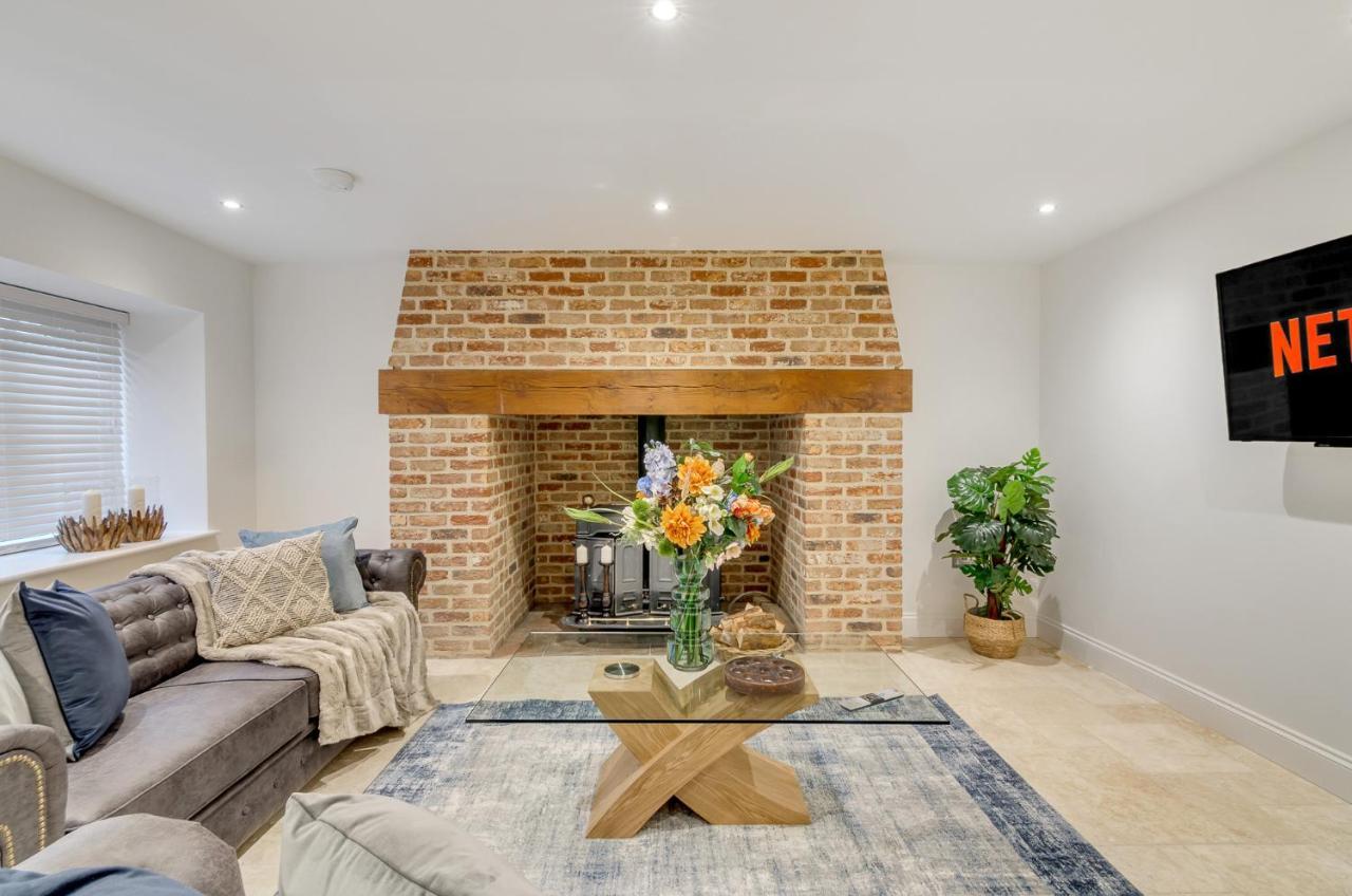 Spacious 6-Bed Home, Near The Norfolk Broads Clippesby Buitenkant foto
