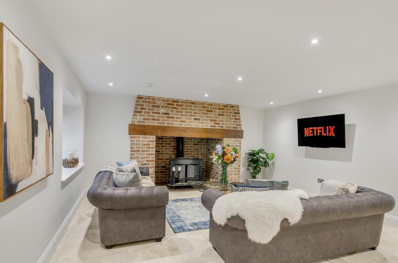 Spacious 6-Bed Home, Near The Norfolk Broads Clippesby Buitenkant foto