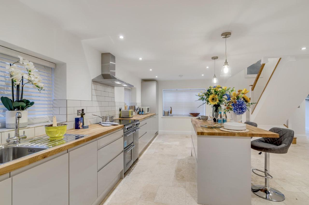 Spacious 6-Bed Home, Near The Norfolk Broads Clippesby Buitenkant foto