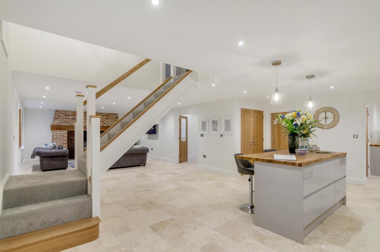 Spacious 6-Bed Home, Near The Norfolk Broads Clippesby Buitenkant foto